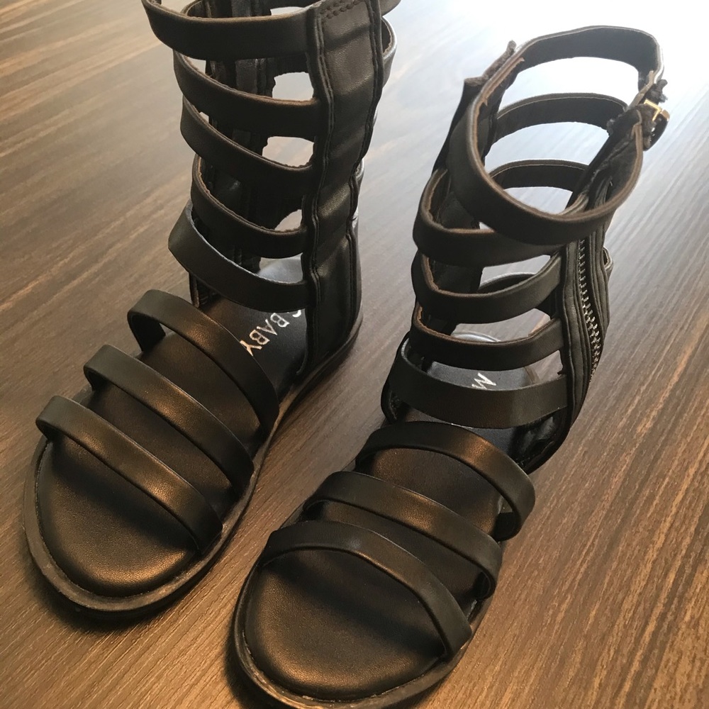 Sandals - Picture 4 of 4